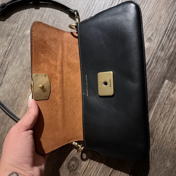 • Jet shoulder coach bag - Picture 3 of 5